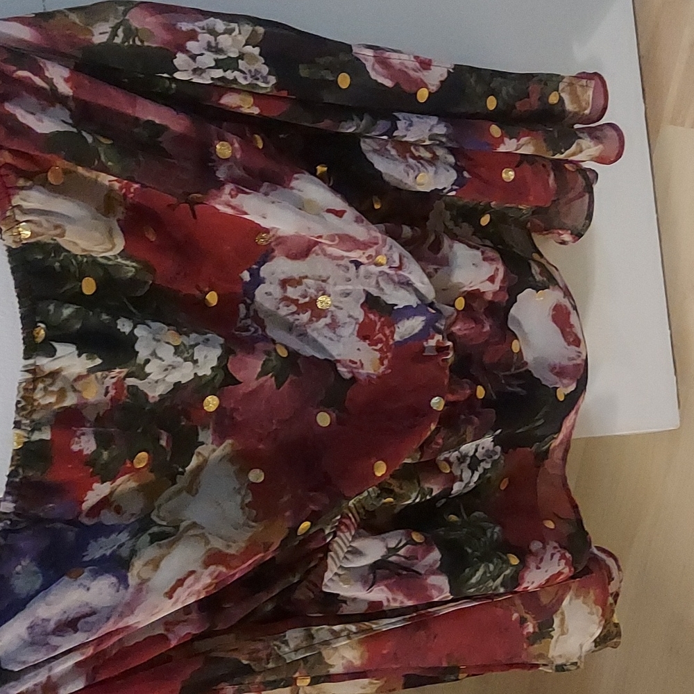 Very elegant blouse that would make a great gift